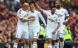 M.U 1-2 Swansea: Van Gaal nhận “cú sốc” đầu tiên