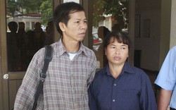 Vợ ông Chấn: Chờ tòa sớm giải quyết bồi thường để &#34;chuộc&#34; con