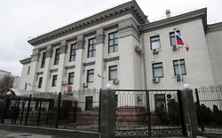 Hai nhân viên Đại sứ quán Nga tại Ukraine biến mất 