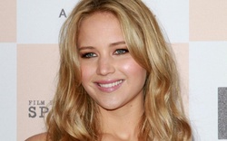 Web đen không gỡ ảnh nóng của Jennifer Lawrence vì thiếu...bản quyền