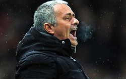 Mourinho bất ngờ tố cáo M.U chơi “chiêu trò“