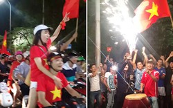 Hàng nghìn CĐV đổ ra đường, đánh trống, đốt pháo mừng chiến thắng của U19 Việt Nam