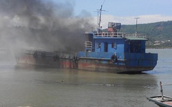 Nghệ An: Tàu chở dầu bất ngờ bùng cháy dữ dội trên biển