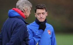 Vừa tỏa sáng, Ozil đã ra yêu sách với HLV Wenger