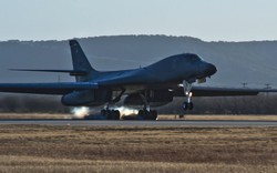 Máy bay ném bom chiến lược Mỹ “âm thầm” oanh tạc quân IS?