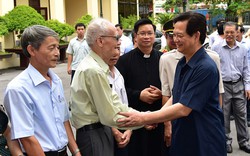Thủ tướng Nguyễn Tấn Dũng tiếp xúc cử tri tại Hải Phòng: Rà soát, bổ sung chính sách hỗ trợ ngư dân