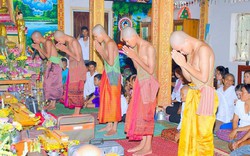 Nghi thức tu báo hiếu tại chùa Khmer ở An Giang