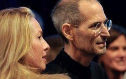 Tỷ phú Steve Jobs và "bóng hồng" giúp ông sống mãi