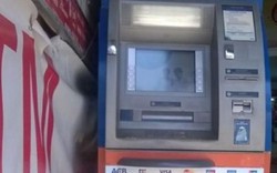 Bắt 3 người nước ngoài dùng thẻ ATM giả rút tiền