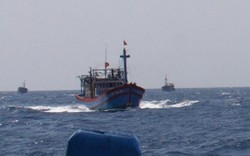 Tàu Cảnh sát biển cứu tàu cá cùng 6 ngư dân bị nạn trên biển