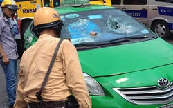 Taxi chạy trốn CSGT như phim hành động giữa Thủ đô