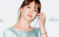 Song Hye Kyo xinh như búp bê trong dạ tiệc