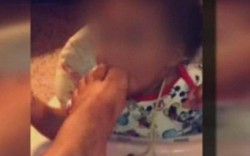 Cô gái cho ngón chân vào miệng bé 7 tháng tuổi gây phẫn nộ