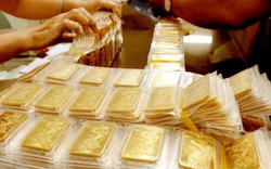 Giá vàng “đi ngang”, USD đảo chiều tăng vọt