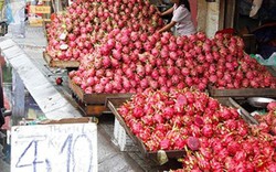 Nghịch lý: Hoa quả ngoại vào siêu thị, hoa quả Việt chọn vỉa hè