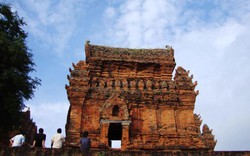 Rực rỡ tháp Chăm Poklong Garai thành phố Phan Rang