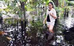 1 tuần sau mưa, người TPHCM vẫn “bơi” trong nước sâu 1m
