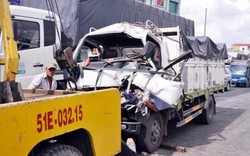 TPHCM: 1 ngày, 2 vụ xe tải tông vào dòng xe chờ đèn đỏ