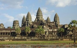 Du khách ăn mặc hở hang bị cấm vào Angkor Wat