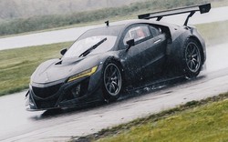 Acura NSX GT3 khoe cơ thể sợi carbon trên một đường thử