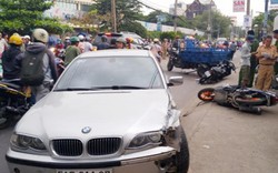 Ô tô BMW “làm loạn” trên phố, hai bà cháu nhập viện