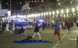 Người dân Nice sẵn sàng mở cửa đón du khách sau vụ khủng bố ở Pháp