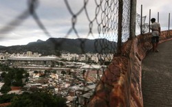 Cuộc sống tại khu ổ chuột sát SVĐ Olympic ở Brazil