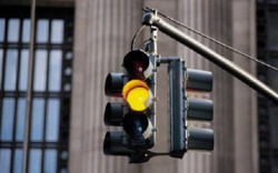 Phạt đèn vàng như đèn đỏ: Đều là lỗi không chấp hành đèn tín hiệu