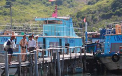 Dừng hoạt động du lịch trên vịnh Vĩnh Hy sau vụ sập nhà hàng bè nổi