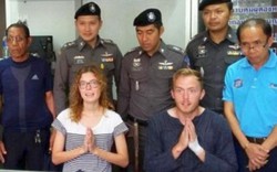 Sex trên đường phố đông đúc ở Thái Lan, 2 du khách bị bắt giữ