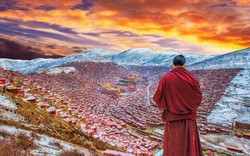 Ngắm Học viện Phật giáo lớn nhất thế giới ở Tây Tạng