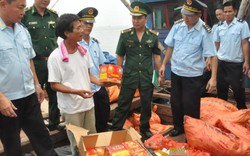 Bắt gần 2 tấn pháo lậu từ Trung Quốc "cưỡi" tàu vào Việt Nam