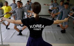 Binh sĩ Hàn Quốc chăm chỉ tập múa ballet để xua căng thẳng
