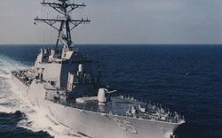Tàu khu trục có tên lửa dẫn đường của Mỹ đến Trung Quốc sau phán quyết