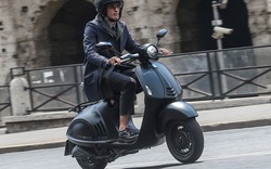 Ra mắt Vespa 946 Emporio Armani mới giá 379 triệu đồng