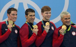 Michael Phelps giành liên tiếp 2 HCV, cán mốc 21 HCV Olympic