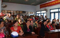 Gia Lai: Hàng trăm người dân kéo lên xã "truy" tiền hỗ trợ hạn hán