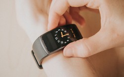 Những điểm nổi bật của vòng đeo tay Gear Fit2