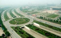 Hà Nội chi 53 tỷ đồng/năm để cắt cỏ trên đại lộ Thăng Long
