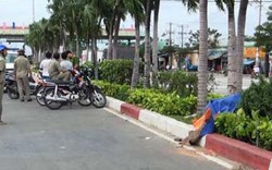 Người đàn ông quỳ gối chết giữa đường ở Sài Gòn