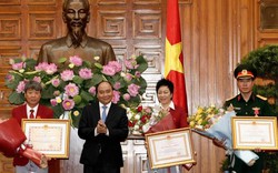 Thủ tướng trao Huân chương Lao Động hạng Nhất cho Hoàng Xuân Vinh