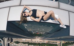 Cô gái Nga nghiện "tự sướng" trên nóc nhà chọc trời
