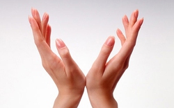 6 bước làm sạch móng tay mỗi ngày chị em nên biết