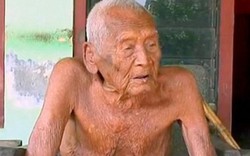 Người già nhất thế giới làm sẵn bia mộ chờ chết 24 năm