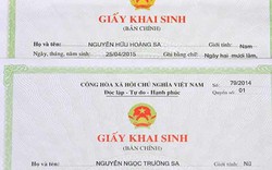 Từ 1.9, cán bộ Đà Nẵng đến nhà dân trao giấy khai sinh và tặng hoa