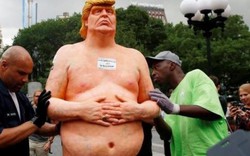 Đấu giá tượng khỏa thân của Donald Trump tới 400 triệu