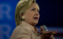 FBI công bố bí mật về bê bối thư cá nhân của bà Clinton