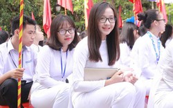 Nữ sinh chuyên Phan Bội Châu rạng rỡ ngày khai trường