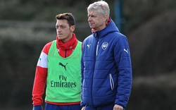 Ozil khiến HLV Wenger và CĐV Arsenal lo "sốt vó"