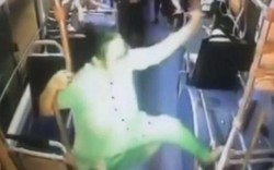 TQ: Quý bà trung niên ngang nhiên múa cột trên xe buýt